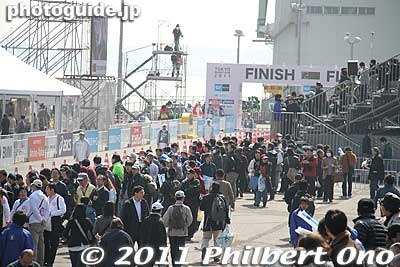 Finish line.
Keywords: tokyo koto-ku marathon runners big sight finish line 