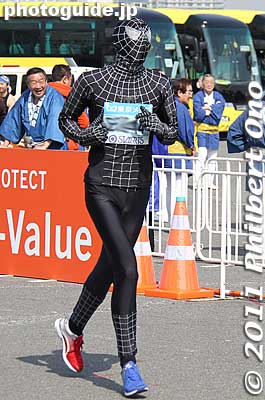 Black Spider-man
Keywords: tokyo koto-ku marathon runners big sight finish line 