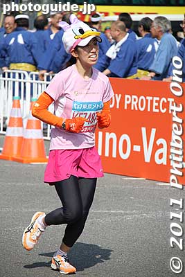 Keywords: tokyo koto-ku marathon runners big sight finish line 