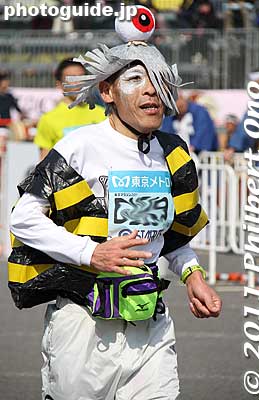 One-eyed Gege no Kitaro.
Keywords: tokyo koto-ku marathon runners big sight finish line 