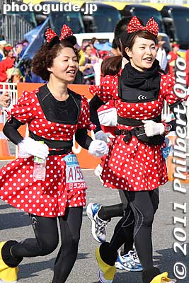 Pair look
Keywords: tokyo koto-ku marathon runners big sight finish line 