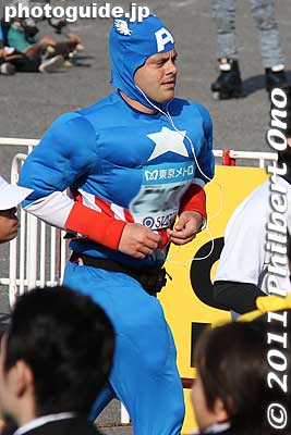 Captain America
Keywords: tokyo koto-ku marathon runners big sight finish line 