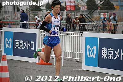Yuki KAWAUCHI came in 14th place. He had received the most publicity before the marathon. Too bad he lost his ticket to the London Olympics.
