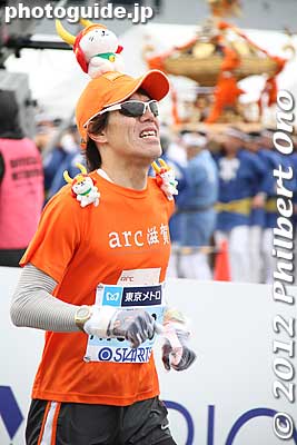 Hiko-nyan mascot from Hikone, Shiga Prefecture at 2012 Tokyo Marathon.
Keywords: tokyo marathon runners 2012 cosplayers costume fromshiga