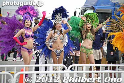Keywords: tokyo marathon runners 2012 cosplayers costume samba