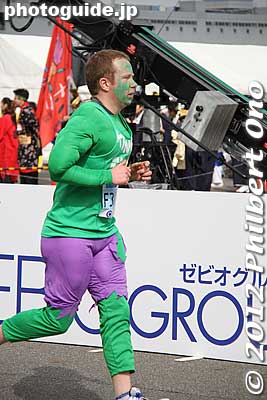 Hulk
Keywords: tokyo marathon runners 2012 cosplayers costume