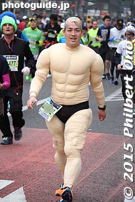 Sumo
Keywords: tokyo marathon 2015 runners costumes cosplayers