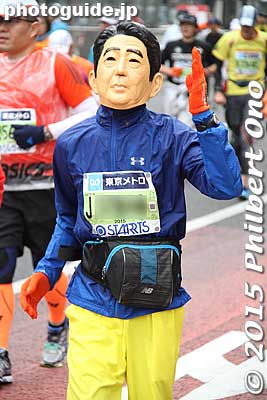 P.M. Abe
Keywords: tokyo marathon 2015 runners costumes cosplayers