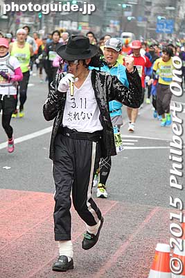 MJ
Keywords: tokyo marathon 2015 runners costumes cosplayers