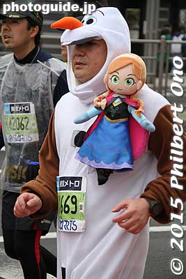 Olaf
Keywords: tokyo marathon 2015 runners costumes cosplayers