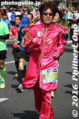 Sgt. Pepper
Keywords: tokyo marathon 2016 cosplayer runners costumes