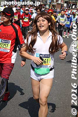 Not a woman.
Keywords: tokyo marathon 2016 cosplayer runners costumes