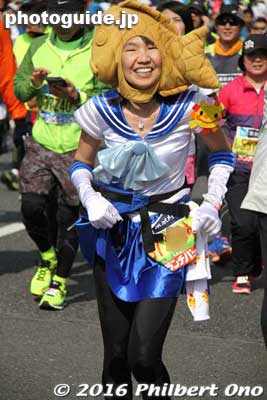 Taiyaki
Keywords: tokyo marathon 2016 cosplayer runners costumes