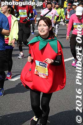 Deflated tomato
Keywords: tokyo marathon 2016 cosplayer runners costumes