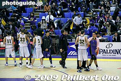 It was a very exciting game. The game ended as a tie 70-70, so it went into overtime and the LakeStars prevailed.
Keywords: tokyo setagaya komazawa gymnasium shiga lakestars apache bj league basketball game sports 