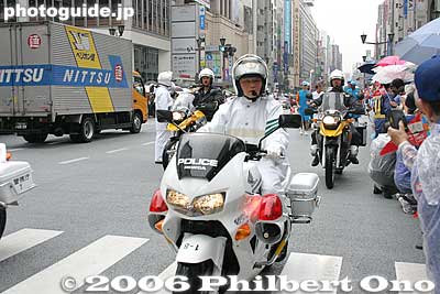 Police escort
Keywords: tokyo athens 2004 olympic torch relay