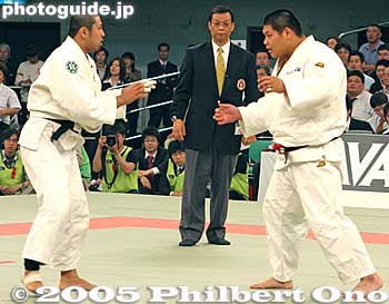 Yuta Yazaki vs. Yohei Takai
Keywords: tokyo budokan kudanshita judo