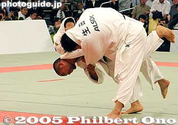 Keywords: tokyo budokan kudanshita judo keiji suzuki