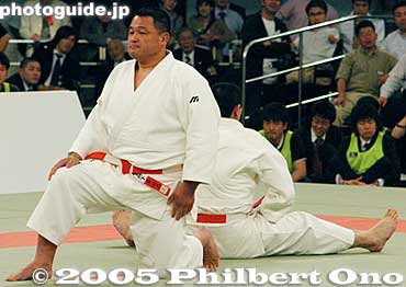 Former Olympic champion Yasuhiro Yamashita
Kata performance before the final match.
Keywords: tokyo budokan kudanshita judo japansports