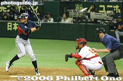 Ichiro at bat
Keywords: tokyo dome world baseball classic