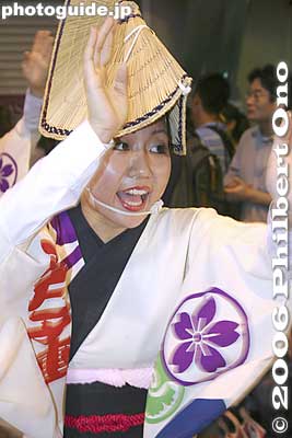 Tokushima and Tokyo have the most number of Awa Odori troupes with 40 to 50 each.
Edokko-ren 江戸っ子連
Keywords: tokyo suginami-ku koenji awa odori dance