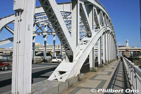 Shirahige Bridge looks the same since 1931.
Keywords: tokyo sumida-ku Mukojima Shirahige Bridge Sumida River