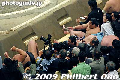 And into the front row of spectators. I've never heard of any spectators who got injured by sumo wrestlers falling on top of them.
Keywords: tokyo sumida-ku ward ryogoku kokugikan sumo tournament ozumo rikishi wrestlers
