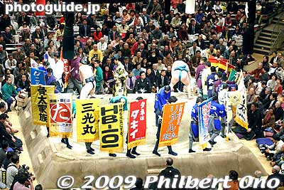 Lots of sponsors for this match between Asashoryu and Hakuho on Jan. 19, 2006. Both Mongolians.
Keywords: tokyo sumida-ku ward ryogoku kokugikan sumo tournament ozumo rikishi wrestlers