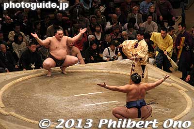 Yokozuna Hakuho vs. Ozeki Kakuryu in Jan 2013. They are both Mongolian.
Keywords: tokyo ryogoku kokugikan sumo ozumo rikishi wrestlers japankokugikan