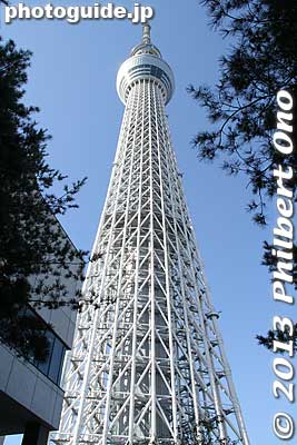 Finally went up Tokyo Skytree for the first time in Sept. 2013. I waited for a clear weekday and went early in the morning. 
Keywords: tokyo sumida-ku ward sky tree tower japanbuilding