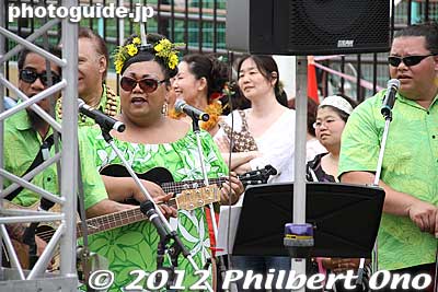 Kapulanakehau "Kehau" Tamure who was a member of Nā Palapalai, provides music along with her trio.
Keywords: tokyo sumida ward sky tree hula dancers