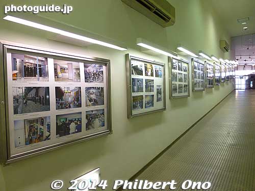 Slope to upper level with historical photos on wall.
Keywords: tokyo sumida-ku tobu museum train railway railroad