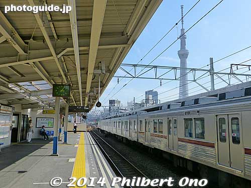 Hikifune Station on the Tobu Line.
Keywords: tokyo sumida-ku tobu museum train railway railroad