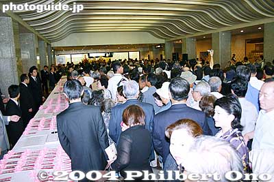 Entrance hall is clogged up by a side show of hula.
Keywords: tokyo ryogoku kokugikan sumo yokozuna musashimaru retirement