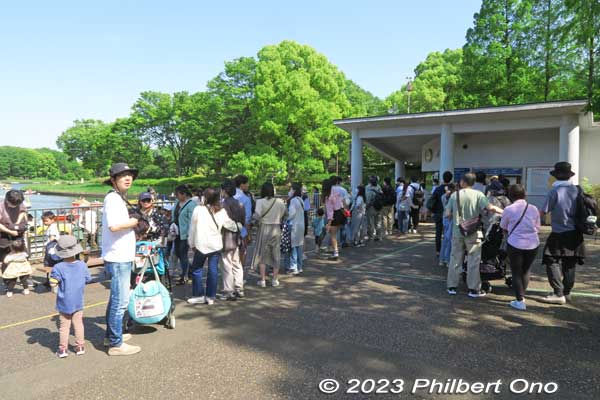 Another long line to get on the boat.
Keywords: tokyo tachikawa showa kinen park pond