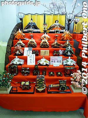 These doll sets can get very expensive.
Keywords: tokyo taito asakusabashi japanese dolls girls day