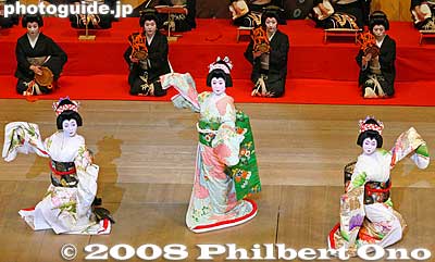 Keywords: tokyo taito-ku ward asakusa odori dance geisha festival women japanese kimono fans