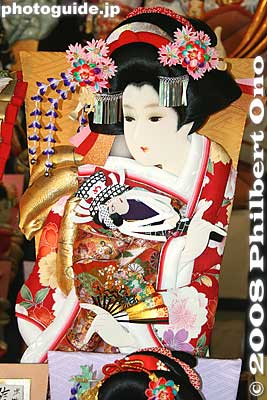 Maiko
Keywords: tokyo taito-ku ward asakusa sensoji temple hagoita-ichi battledore fair paddle matsuri festival
