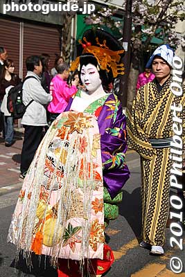 Keywords: tokyo taito-ku asakusa geisha oiran courtesan sakura cherry blossom matsuri festival woman