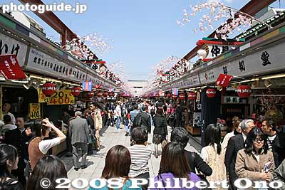 Nakamise-dori souvenir arcade. One of Japan's most popular and crowded tourist arcades.
Keywords: tokyo taito-ku asakusa kannon sensoji buddhist temple shopping arcade souvenir asakusabest