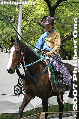 The archers return to the starting point.
Keywords: tokyo taito-ku ward asakusa yabusame horseback archery sumida park