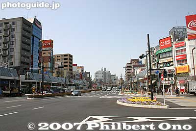 Main road in front of JR Sugamo Station
Keywords: tokyo toshima-ku ward sugamo