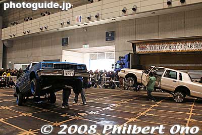 Double car hop battle.
Keywords: tokyo chiba makuhari lowrider car show automobile vintage 