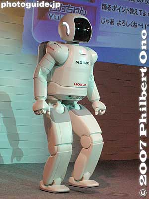 He dances too.
Keywords: tokyo robotics show fair trade humanoid robots japandesign