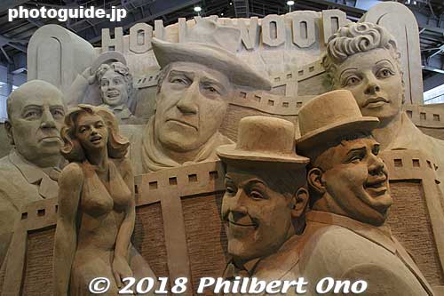 This sand sculpture's theme was "Hollywood" in the 1950s-60s. John Wayne, Laurel and Hardy, Lucille Ball (I think). Tottori Sand Museum in 2017.
Keywords: tottori Sand Museum sculptures japansculpture