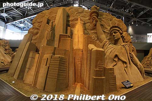 Behind the Hollywood sculpture was the New York sculpture.
Keywords: tottori Sand Museum sculptures