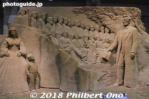 Civil War and Abe Lincoln sand sculpture.
Keywords: tottori Sand Museum sculptures