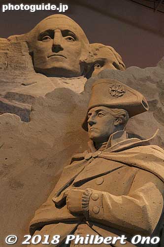 George Washington was in two sculptures.
Keywords: tottori Sand Museum sculptures japansculpture