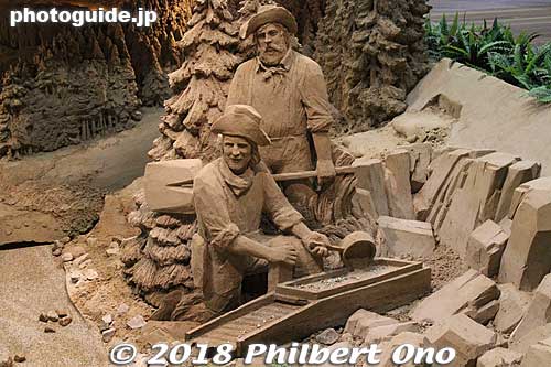 Gold Rush sand sculptures.
Keywords: tottori Sand Museum sculptures