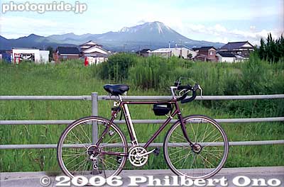 View of Mt. Daisen from the main highway.
My bicycle.
Keywords: tottori yonago daisen